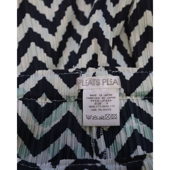 Pleats Please Zigzag Print Pants in Multicolor Polyester - Picture 6 of 6